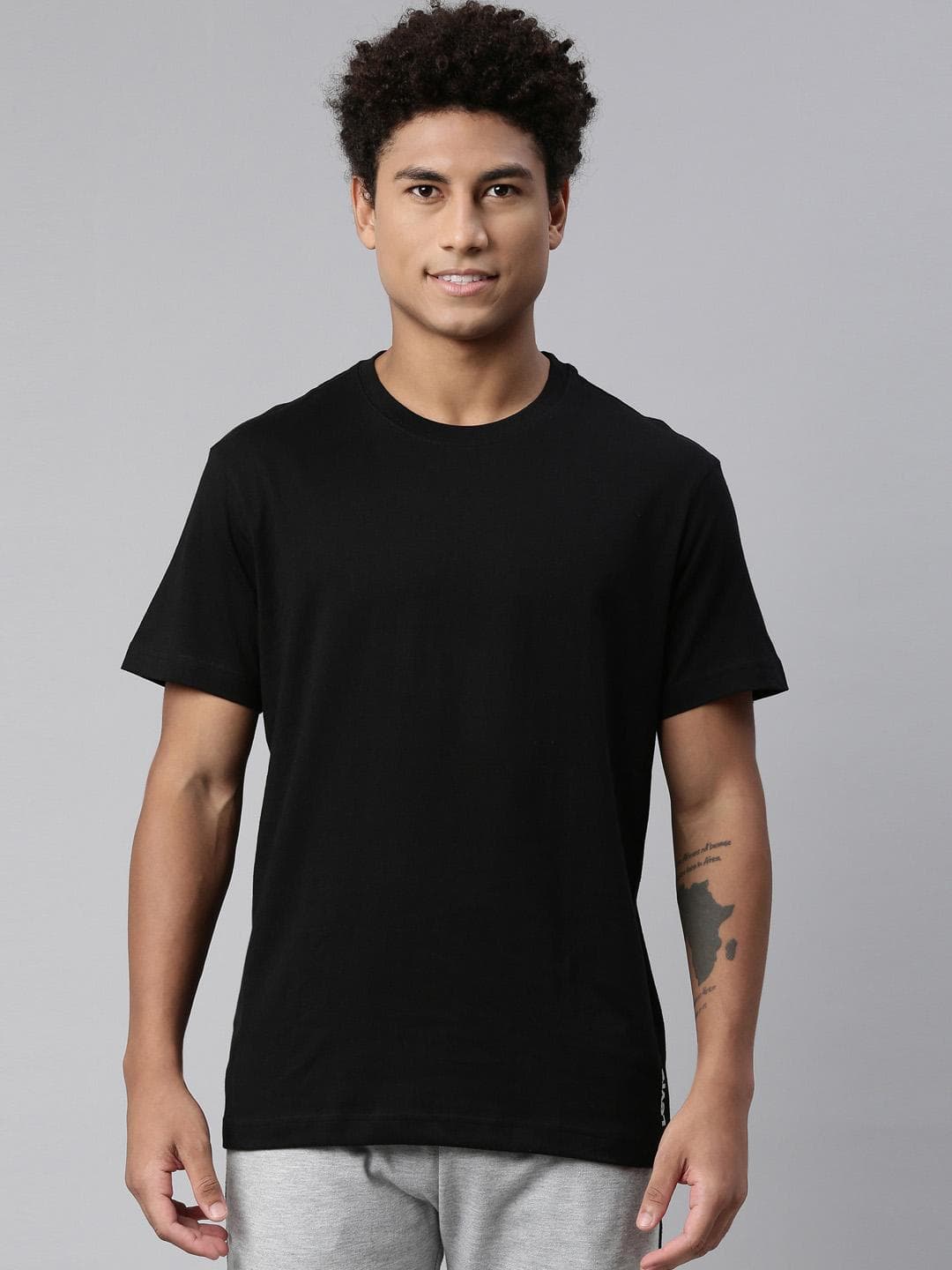 Levis Men Soft Pure Cotton Round Neck Half Sleeve Tshirt - Apparel for Men